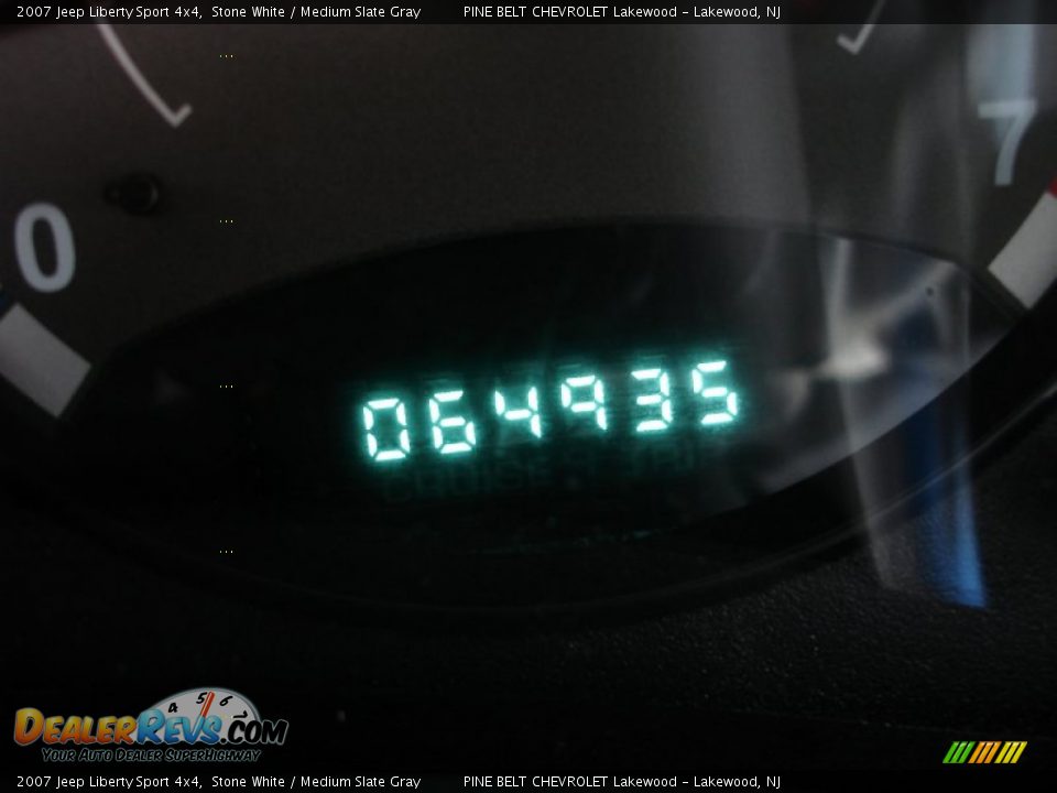 2007 Jeep Liberty Sport 4x4 Stone White / Medium Slate Gray Photo #14