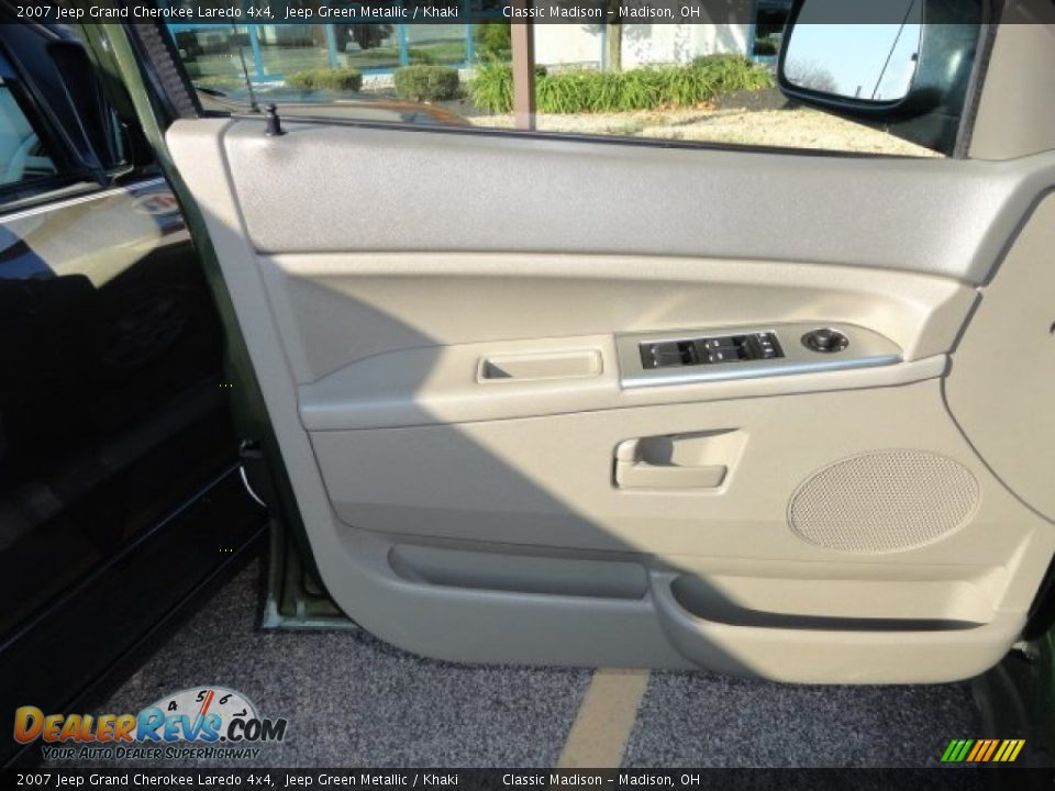 2007 Jeep Grand Cherokee Laredo 4x4 Jeep Green Metallic / Khaki Photo #3