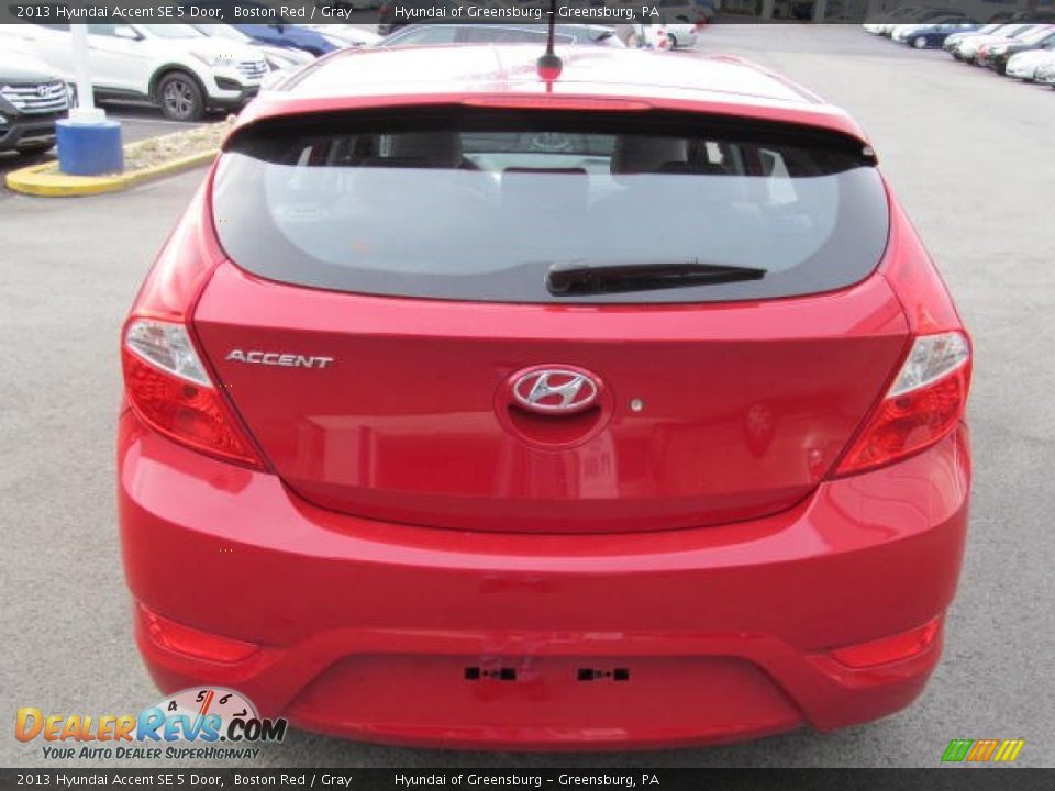 2013 Hyundai Accent SE 5 Door Boston Red / Gray Photo #4