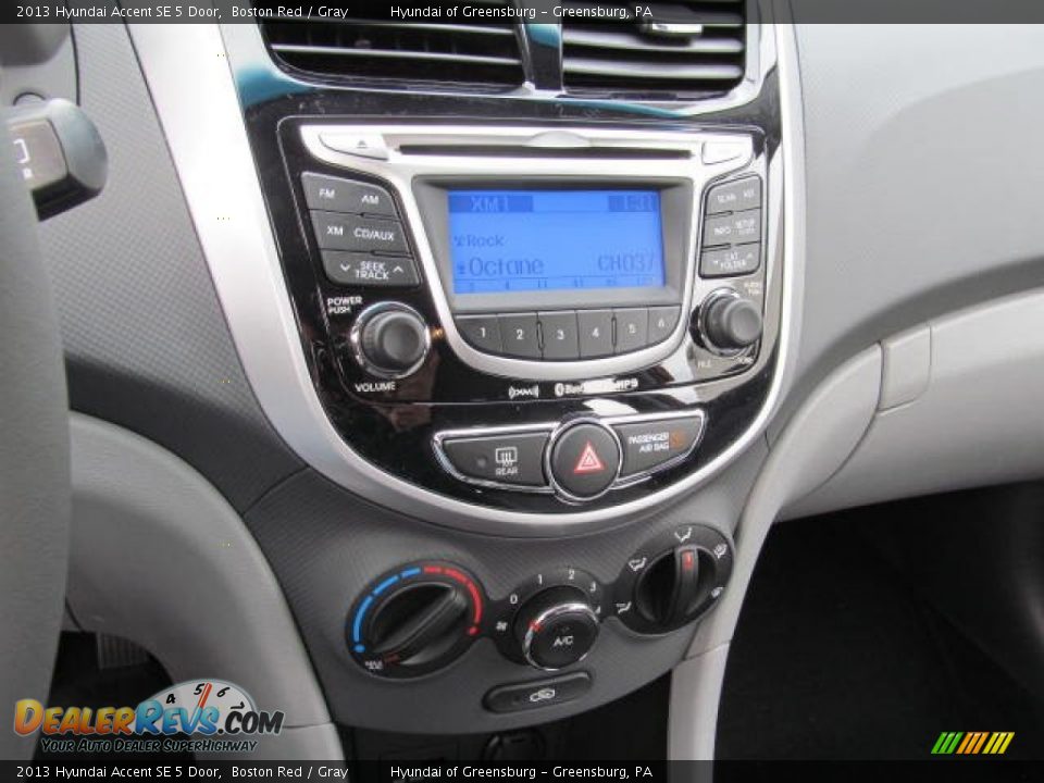 2013 Hyundai Accent SE 5 Door Boston Red / Gray Photo #8