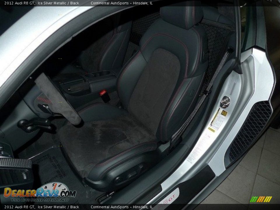 Front Seat of 2012 Audi R8 GT Photo #21