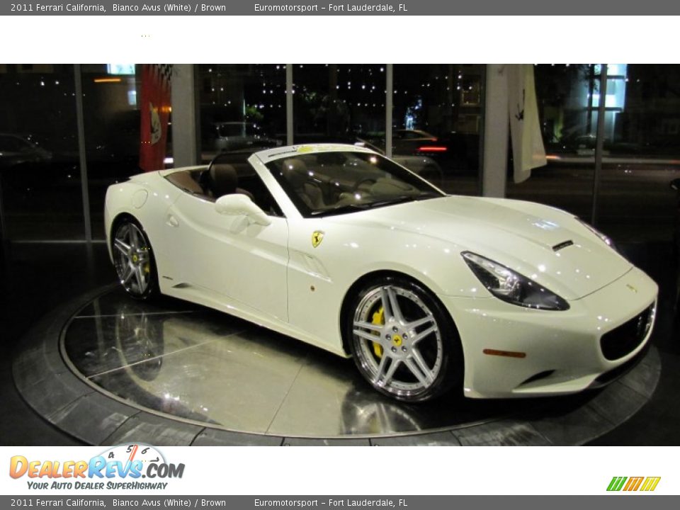 Front 3/4 View of 2011 Ferrari California  Photo #2