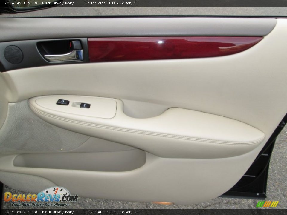 2004 Lexus ES 330 Black Onyx / Ivory Photo #32