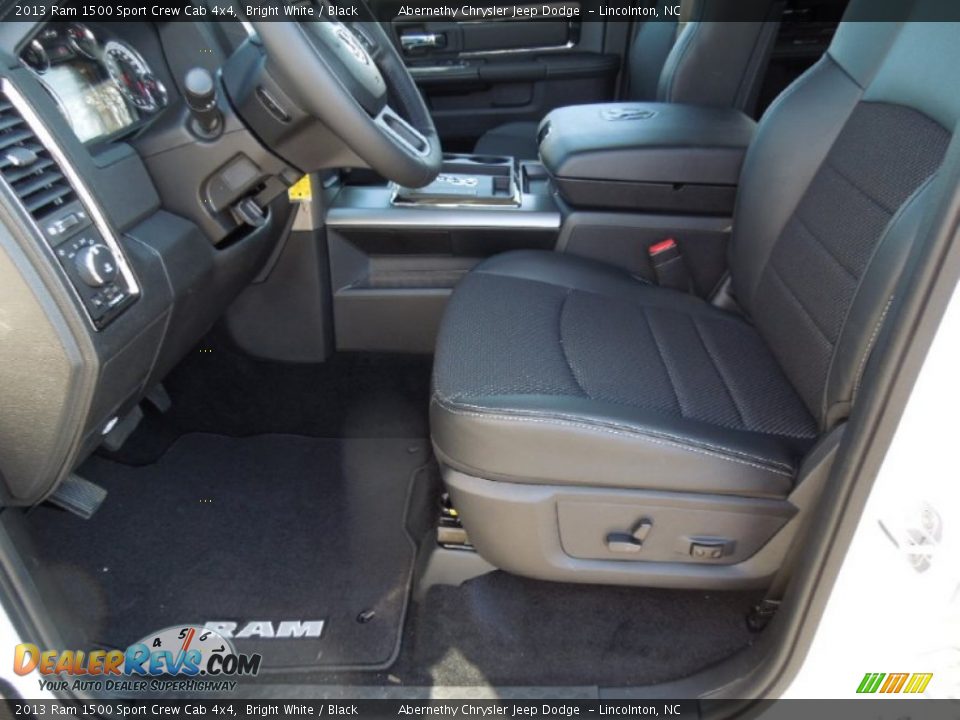 2013 Ram 1500 Sport Crew Cab 4x4 Bright White / Black Photo #8