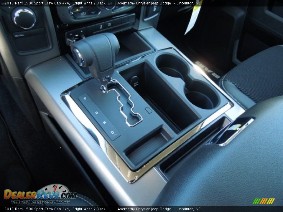 2013 Ram 1500 Sport Crew Cab 4x4 Bright White / Black Photo #12