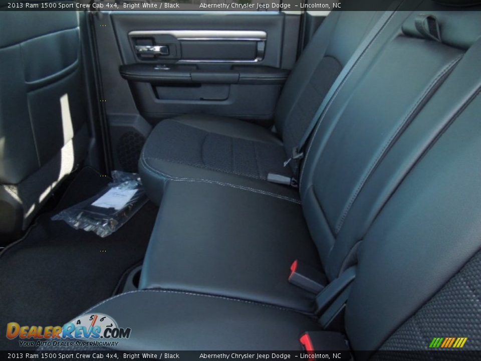 2013 Ram 1500 Sport Crew Cab 4x4 Bright White / Black Photo #18