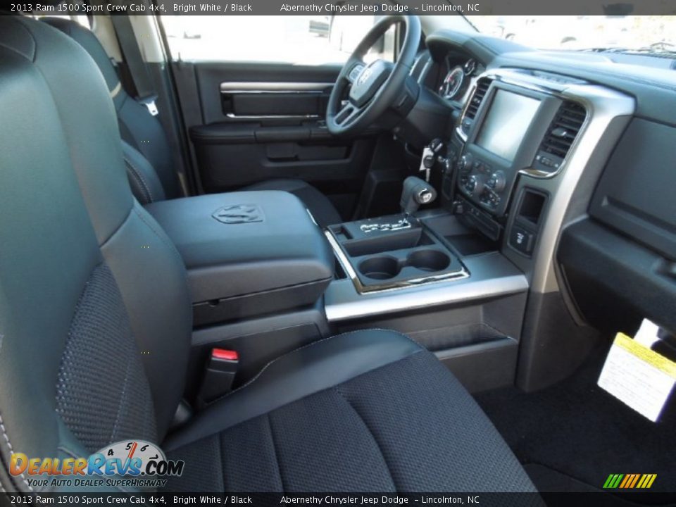 2013 Ram 1500 Sport Crew Cab 4x4 Bright White / Black Photo #24