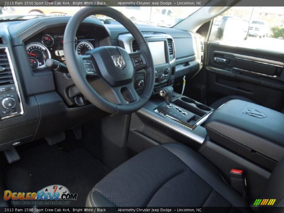 2013 Ram 1500 Sport Crew Cab 4x4 Bright White / Black Photo #28