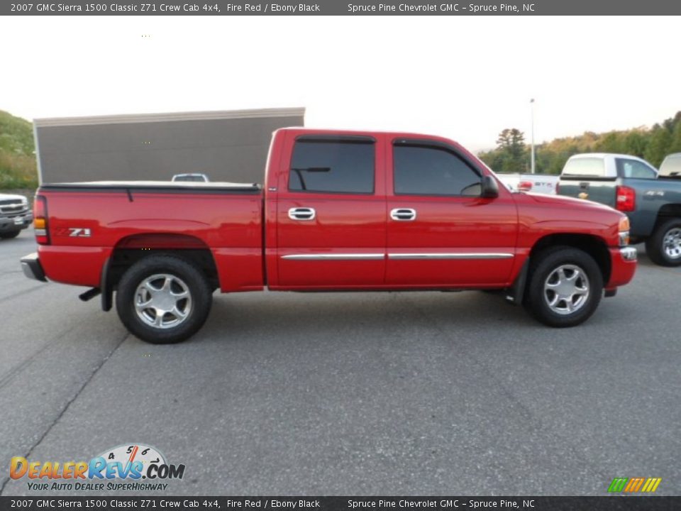2007 GMC Sierra 1500 Classic Z71 Crew Cab 4x4 Fire Red / Ebony Black Photo #2
