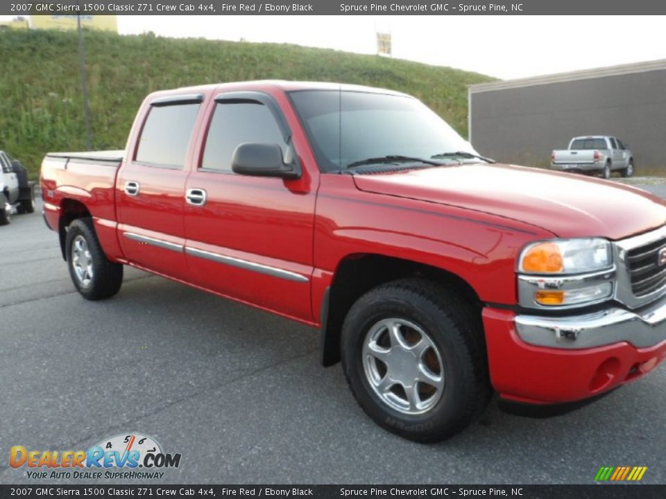 2007 GMC Sierra 1500 Classic Z71 Crew Cab 4x4 Fire Red / Ebony Black Photo #3