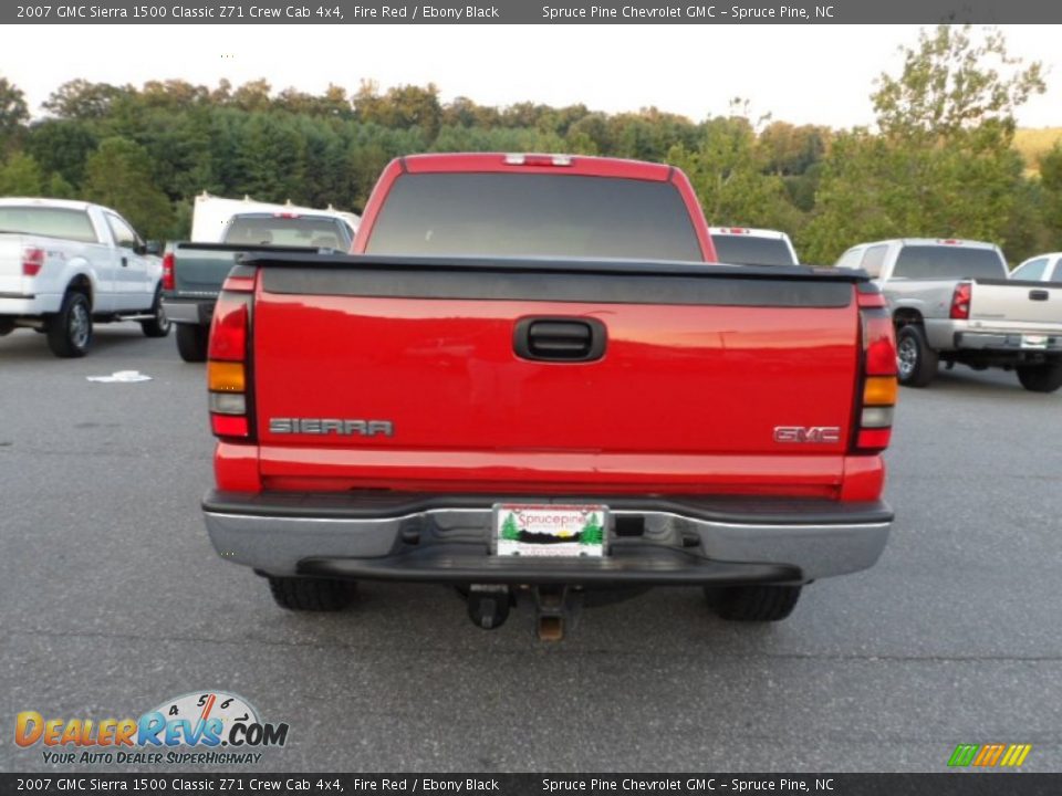 2007 GMC Sierra 1500 Classic Z71 Crew Cab 4x4 Fire Red / Ebony Black Photo #7
