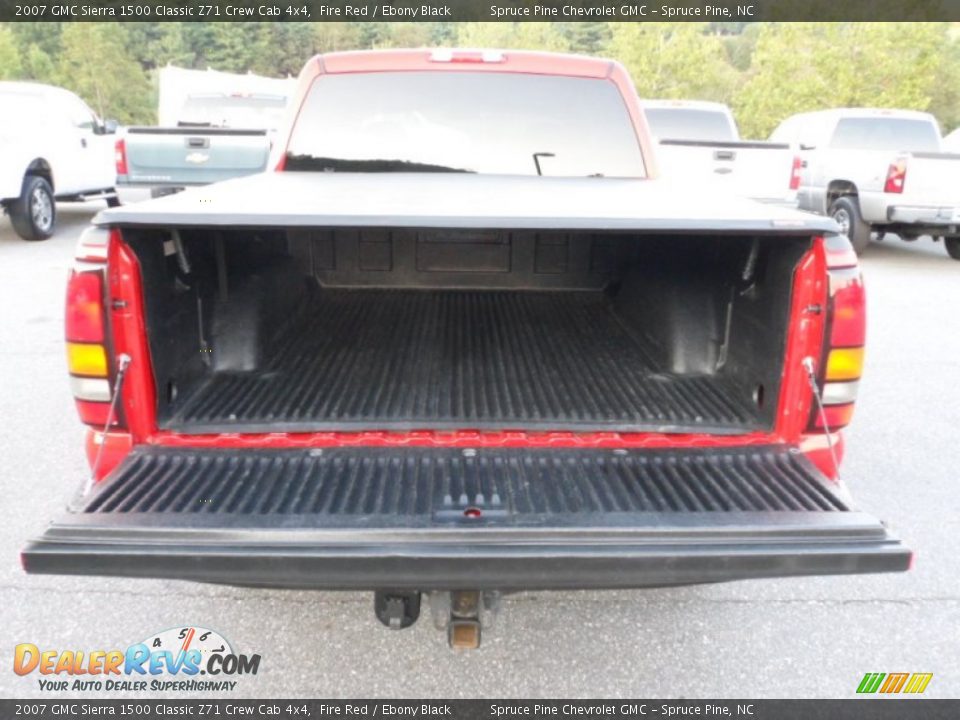 2007 GMC Sierra 1500 Classic Z71 Crew Cab 4x4 Fire Red / Ebony Black Photo #9