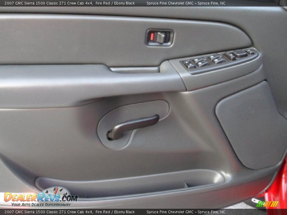 2007 GMC Sierra 1500 Classic Z71 Crew Cab 4x4 Fire Red / Ebony Black Photo #13
