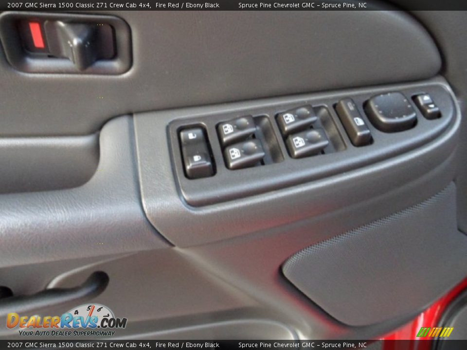 2007 GMC Sierra 1500 Classic Z71 Crew Cab 4x4 Fire Red / Ebony Black Photo #14