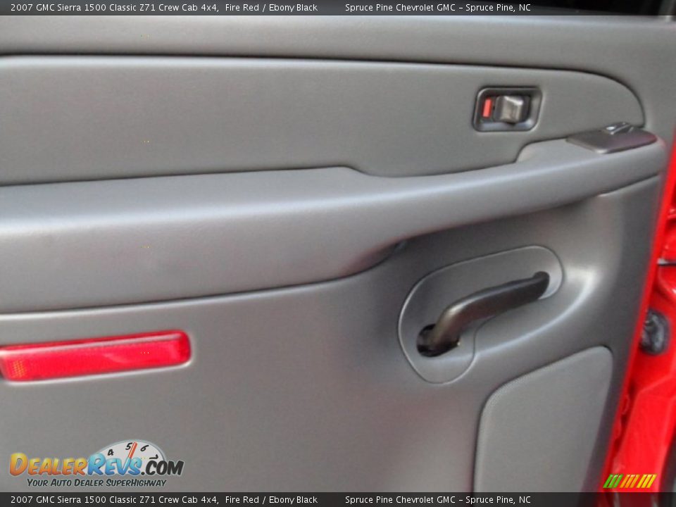 2007 GMC Sierra 1500 Classic Z71 Crew Cab 4x4 Fire Red / Ebony Black Photo #24