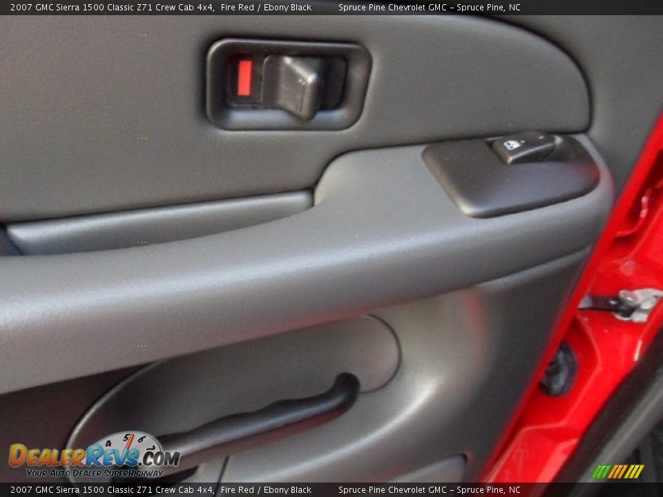2007 GMC Sierra 1500 Classic Z71 Crew Cab 4x4 Fire Red / Ebony Black Photo #25