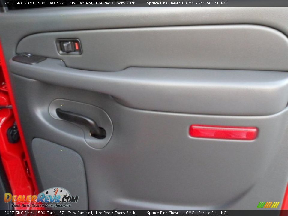 2007 GMC Sierra 1500 Classic Z71 Crew Cab 4x4 Fire Red / Ebony Black Photo #28