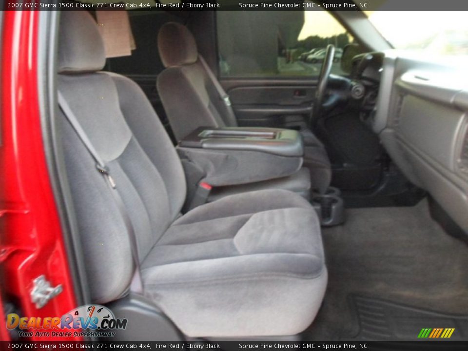 2007 GMC Sierra 1500 Classic Z71 Crew Cab 4x4 Fire Red / Ebony Black Photo #32