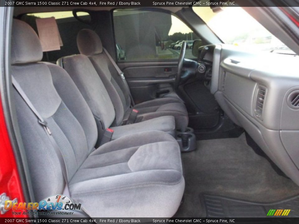 2007 GMC Sierra 1500 Classic Z71 Crew Cab 4x4 Fire Red / Ebony Black Photo #33