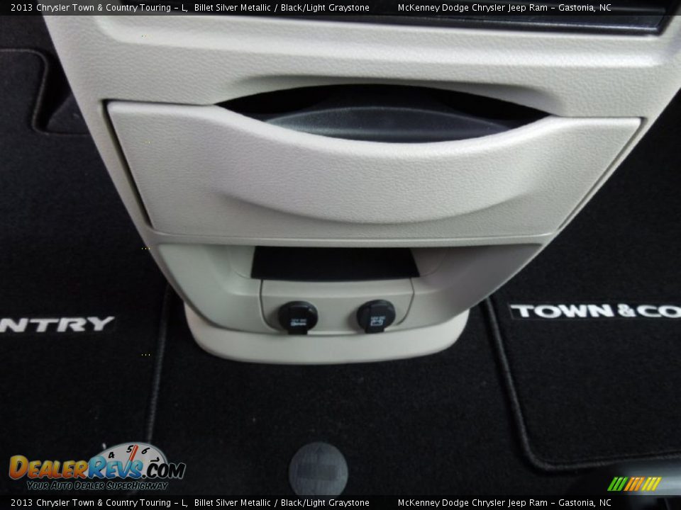 2013 Chrysler Town & Country Touring - L Billet Silver Metallic / Black/Light Graystone Photo #12