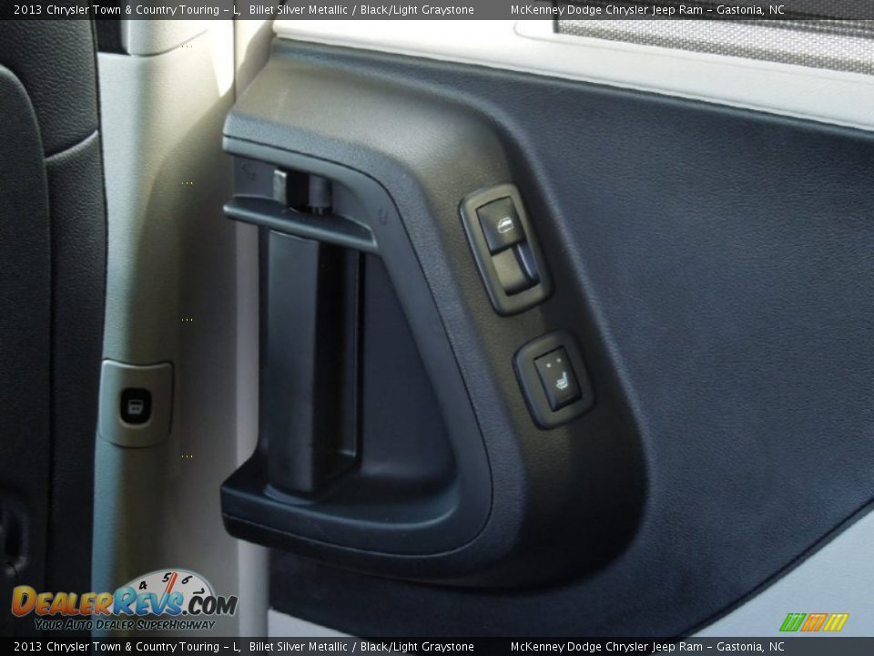 2013 Chrysler Town & Country Touring - L Billet Silver Metallic / Black/Light Graystone Photo #21
