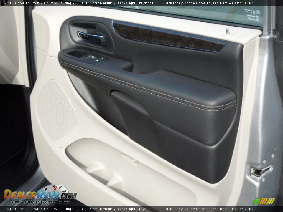 2013 Chrysler Town & Country Touring - L Billet Silver Metallic / Black/Light Graystone Photo #29