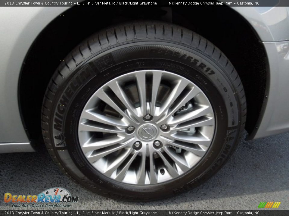 2013 Chrysler Town & Country Touring - L Wheel Photo #30