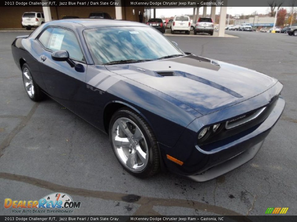 Front 3/4 View of 2013 Dodge Challenger R/T Photo #1