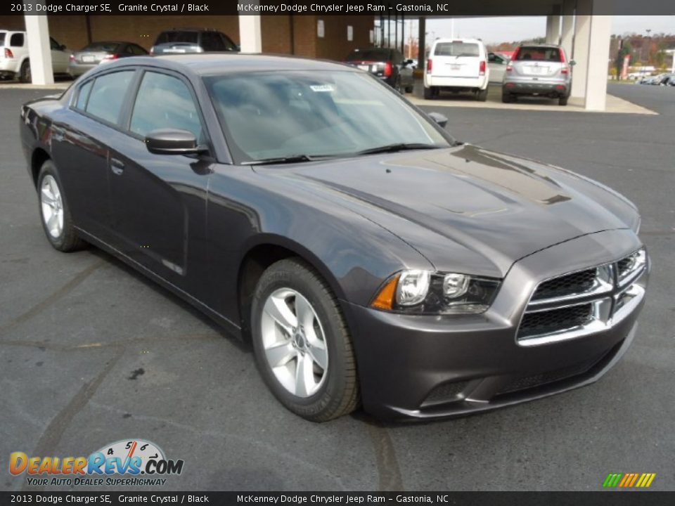 Front 3/4 View of 2013 Dodge Charger SE Photo #1