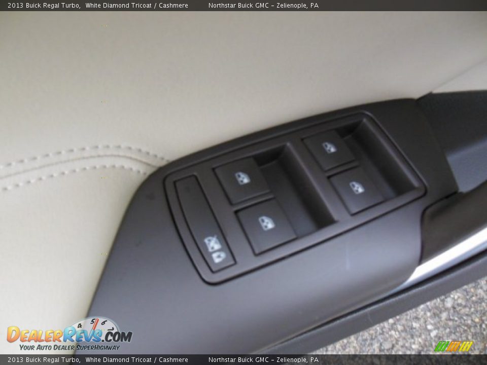 2013 Buick Regal Turbo White Diamond Tricoat / Cashmere Photo #15