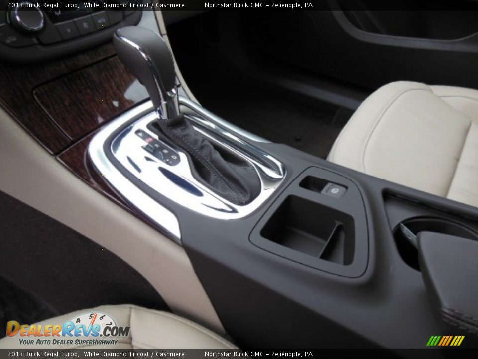 2013 Buick Regal Turbo White Diamond Tricoat / Cashmere Photo #17