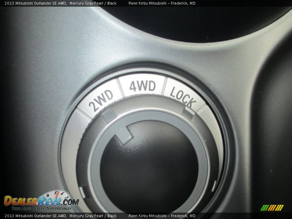 Controls of 2013 Mitsubishi Outlander SE AWD Photo #17
