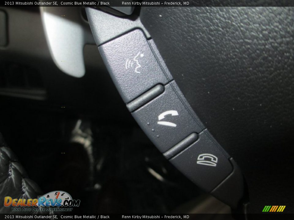 Controls of 2013 Mitsubishi Outlander SE Photo #14