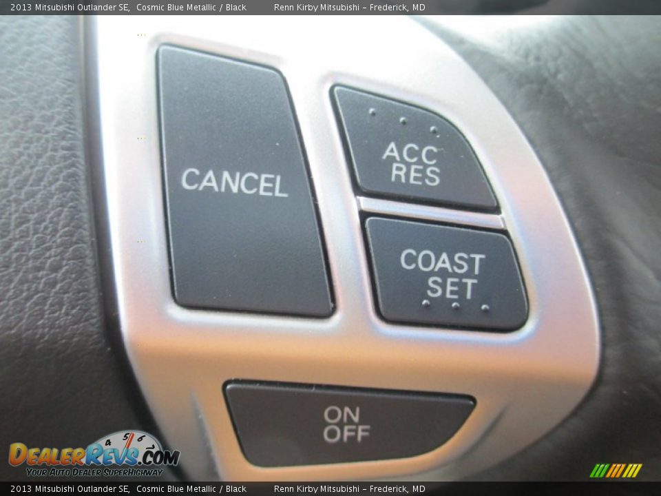 Controls of 2013 Mitsubishi Outlander SE Photo #15
