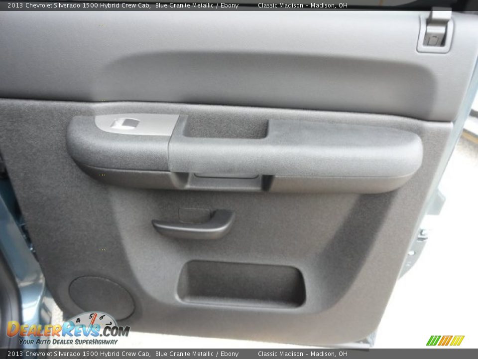 Door Panel of 2013 Chevrolet Silverado 1500 Hybrid Crew Cab Photo #11