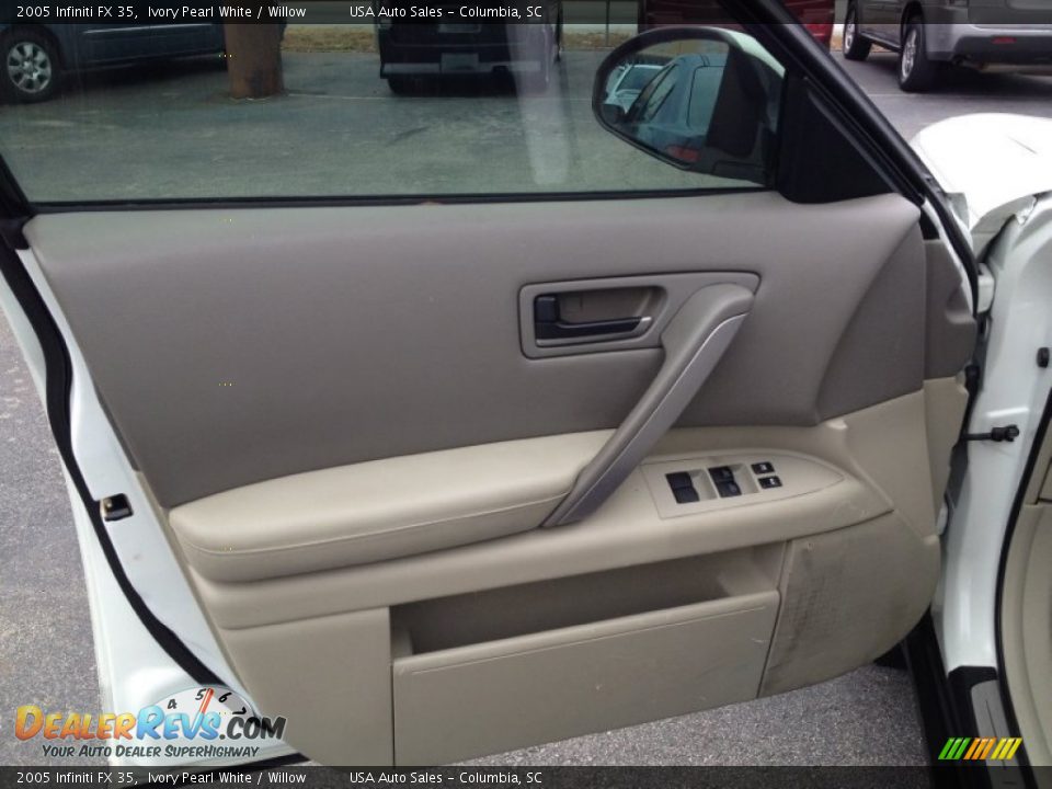 Door Panel of 2005 Infiniti FX 35 Photo #7