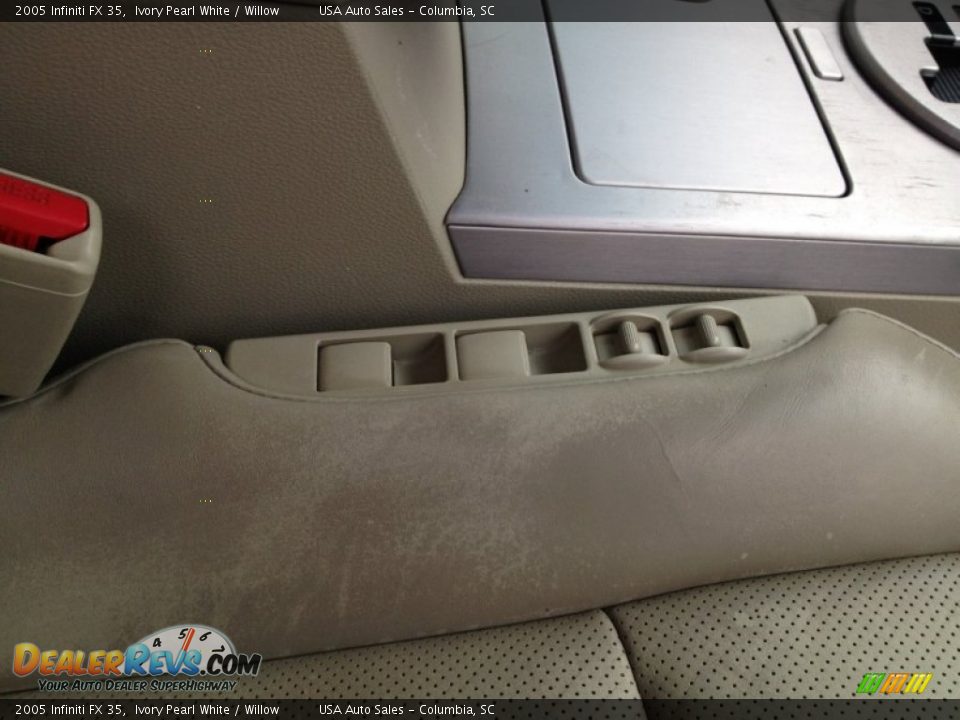 2005 Infiniti FX 35 Ivory Pearl White / Willow Photo #14
