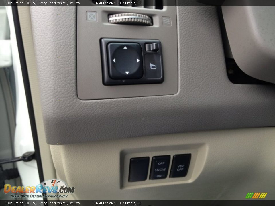 2005 Infiniti FX 35 Ivory Pearl White / Willow Photo #15
