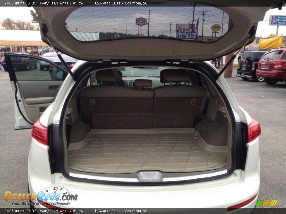 2005 Infiniti FX 35 Trunk Photo #25