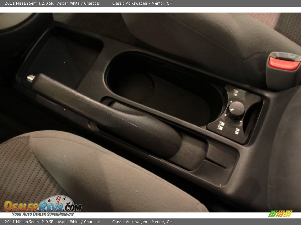 2011 Nissan Sentra 2.0 SR Aspen White / Charcoal Photo #11