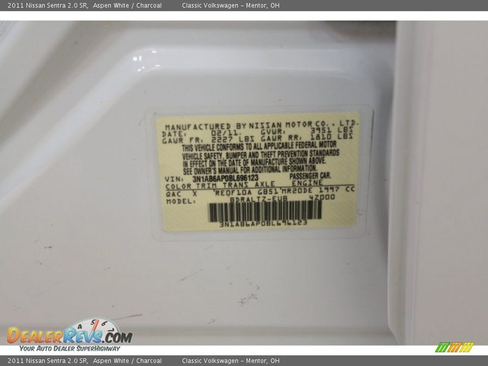 2011 Nissan Sentra 2.0 SR Aspen White / Charcoal Photo #19