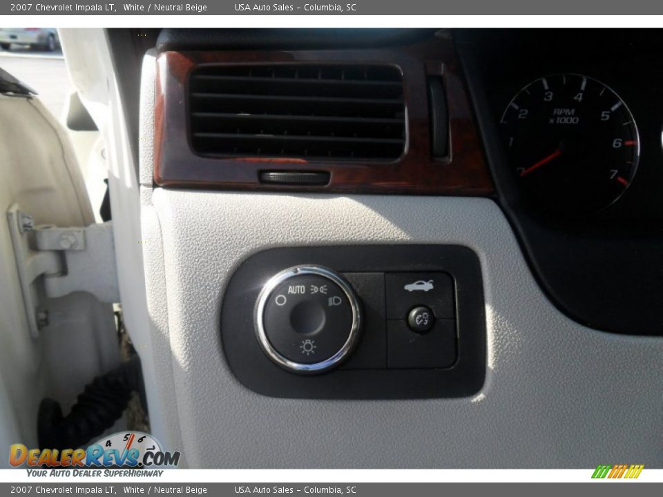 2007 Chevrolet Impala LT White / Neutral Beige Photo #20