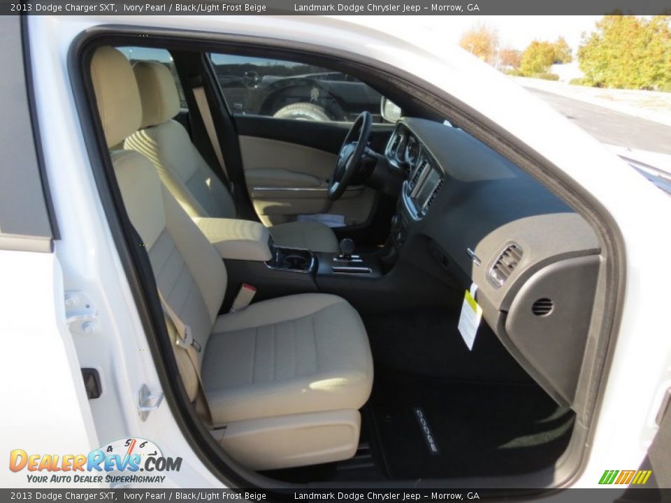 2013 Dodge Charger SXT Ivory Pearl / Black/Light Frost Beige Photo #9
