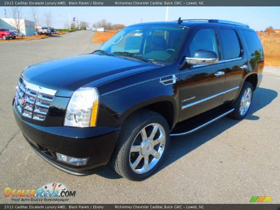 Front 3/4 View of 2013 Cadillac Escalade Luxury AWD Photo #1