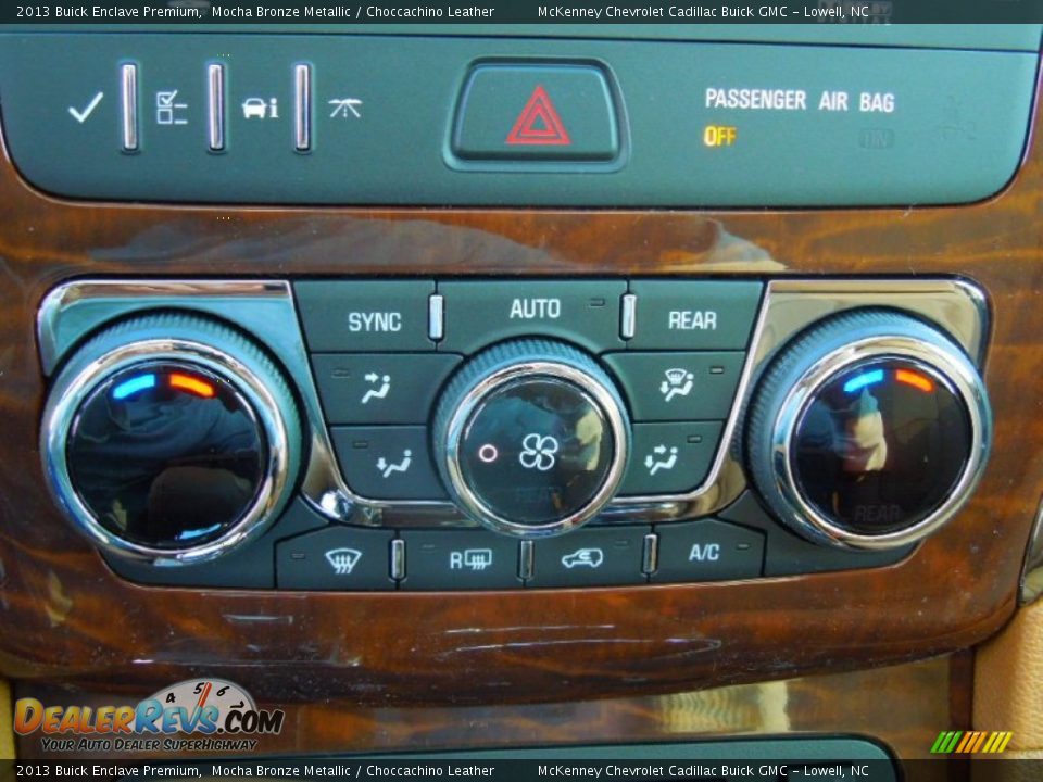 Controls of 2013 Buick Enclave Premium Photo #15
