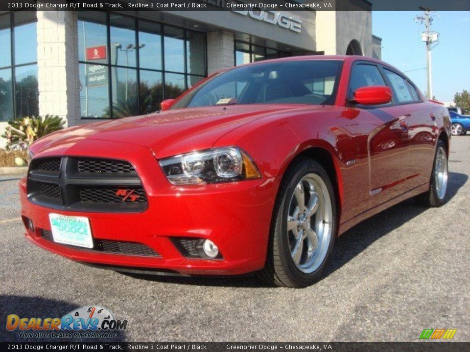Front 3/4 View of 2013 Dodge Charger R/T Road & Track Photo #1