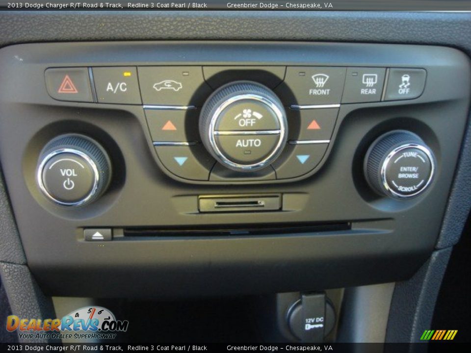 Controls of 2013 Dodge Charger R/T Road & Track Photo #15