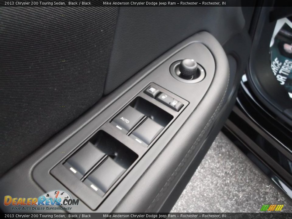 2013 Chrysler 200 Touring Sedan Black / Black Photo #9