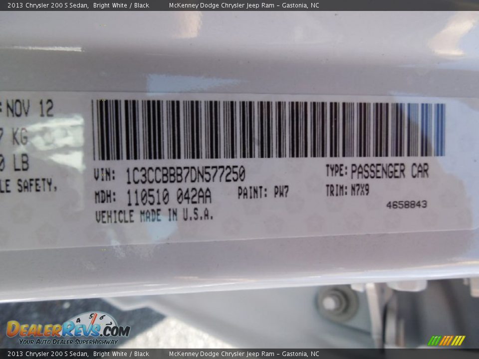 2013 Chrysler 200 S Sedan Bright White / Black Photo #7