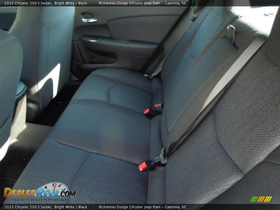 2013 Chrysler 200 S Sedan Bright White / Black Photo #17